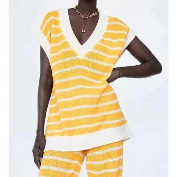 ZARA Women’s Small Yellow and White Striped Knit Rustic Sweater Vest‎ Oversized - Picture 1 of 9